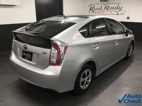 Used 2015 Toyota Prius Three w/ Solar Roof Package image 11