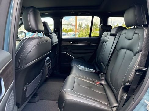 New 2026 Jeep Grand Cherokee Limited AWD/4WD image 10