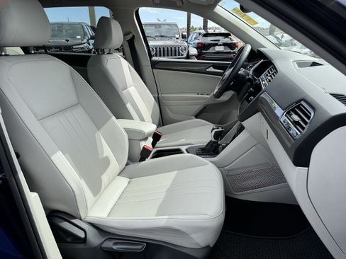 Certified 2023 Volkswagen Tiguan SE FWD image 35