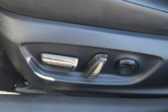 Used 2024 Toyota Prius XLE FWD image 33