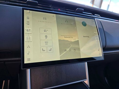 New 2025 Land Rover Range Rover SE image 28