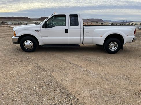Used 1999 Ford F350 Lariat image 4