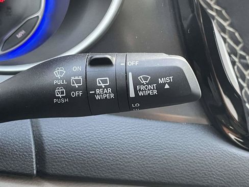 Used 2024 Chrysler Pacifica Touring-L FWD image 22