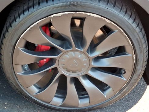 Used 2022 Tesla Model Y Performance AWD/4WD image 27