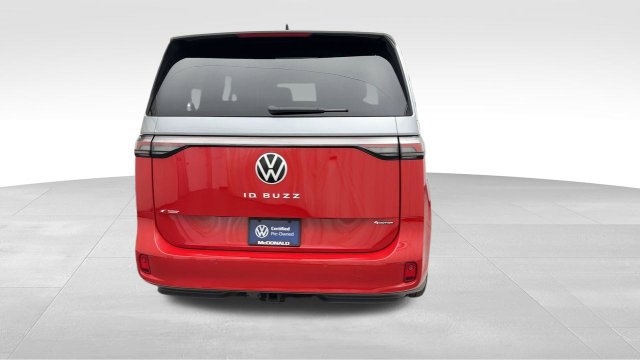 Certified 2025 Volkswagen ID. Buzz Pro S Plus AWD/4WD image 4