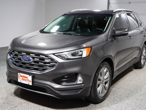 Used 2019 Ford Edge Titanium image 31