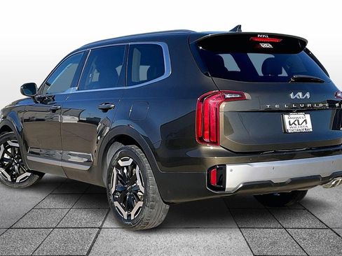 Used 2023 Kia Telluride S image 12