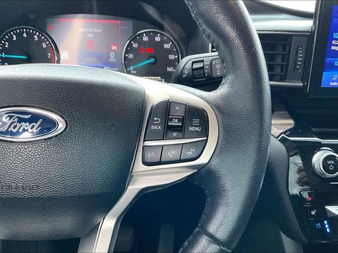 Used 2022 Ford Explorer Limited w/ Equipment Group 301A AWD/4WD image 11
