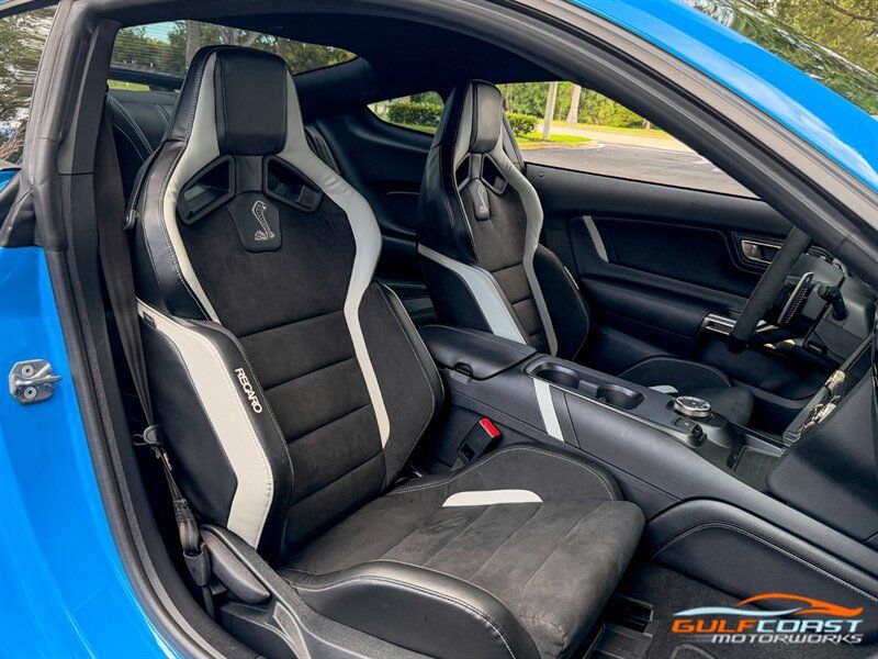 Used 2022 Ford Mustang Shelby GT500 w/ Carbon Fiber Track Pack RWD image 31