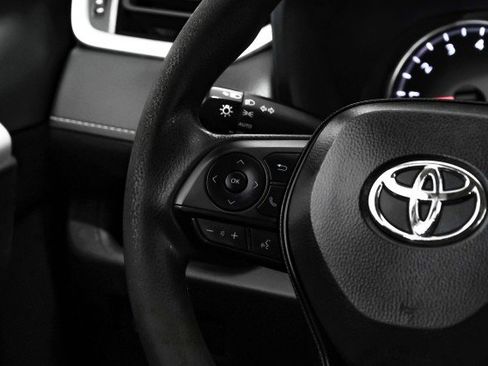 Used 2022 Toyota RAV4 XLE image 16