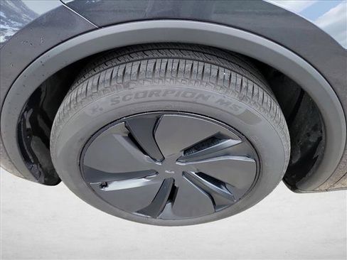 Used 2026 Tesla Model Y Long Range AWD/4WD image 9