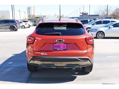 Used 2024 Chevrolet Trax ACTIV w/ Driver Confidence Package image 7