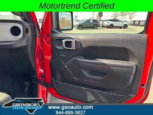 Used 2024 Jeep Wrangler Unlimited AWD/4WD image 19