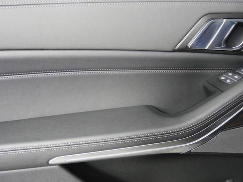 Used 2026 BMW X7 xDrive40i w/ M Sport Package image 14