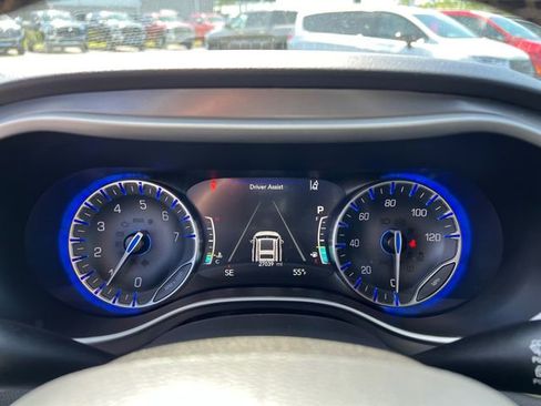 Used 2025 Chrysler Pacifica Select FWD image 14