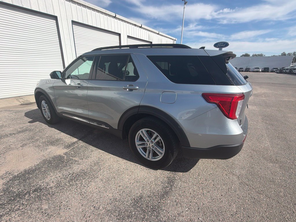 Used 2024 Ford Explorer XLT w/ Equipment Group 202A RWD image 2
