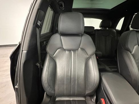 Used 2023 Audi SQ5 Prestige w/ Prestige Package image 25