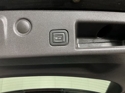 Used 2024 Chevrolet Equinox LT image 10