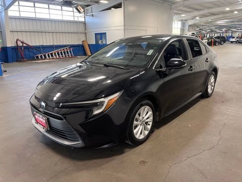 Used 2024 Toyota Corolla XLE image 7