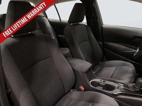 Used 2025 Toyota Corolla LE FWD image 32