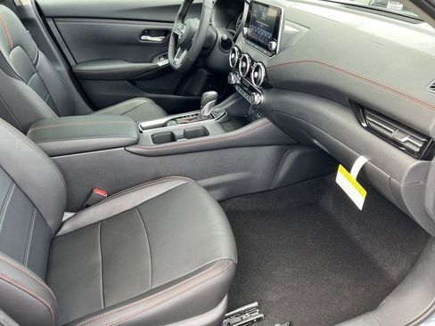 Used 2025 Nissan Sentra SR w/ SR Premium Package FWD image 22
