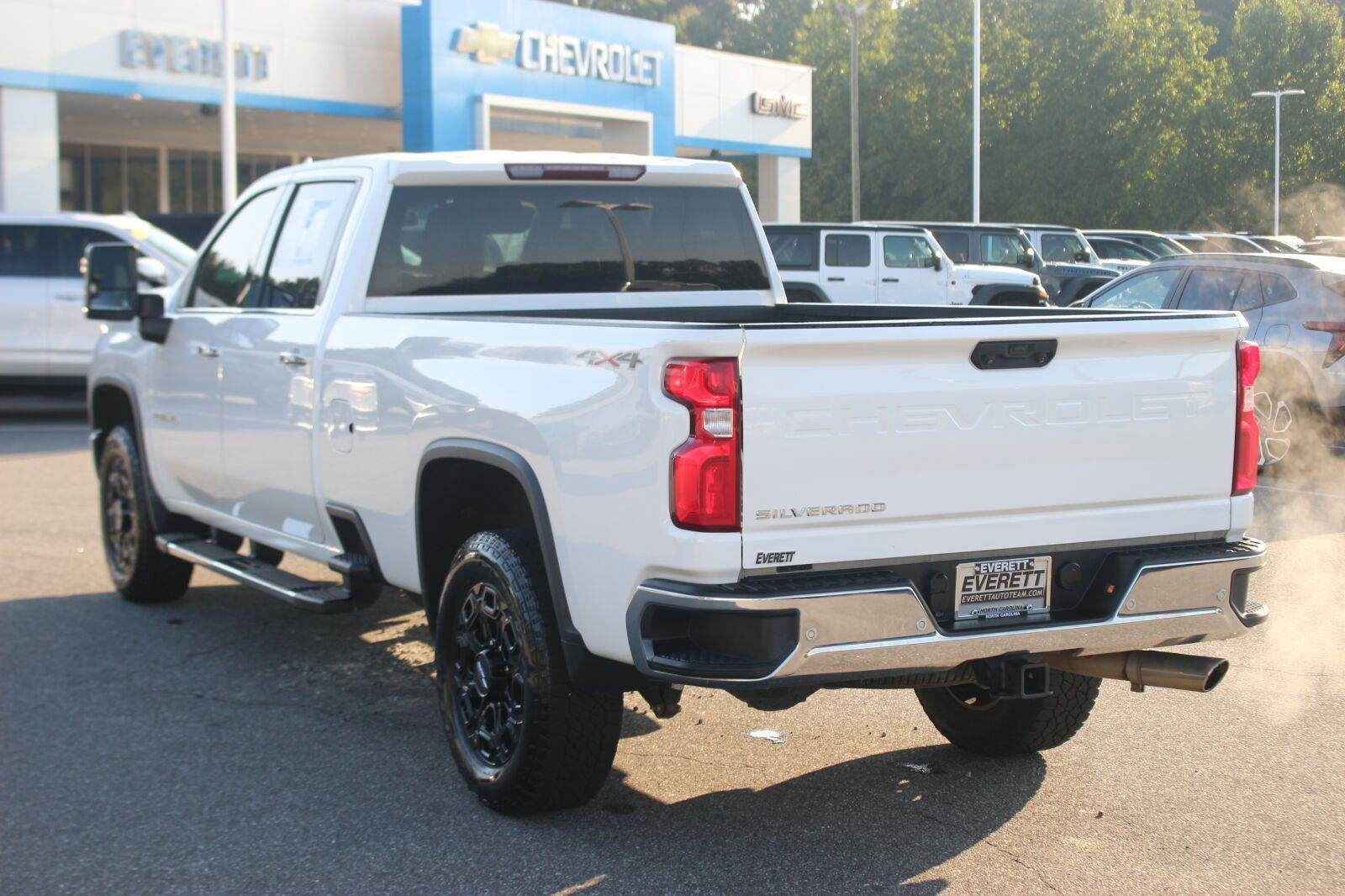 Used 2020 Chevrolet Silverado 2500 LTZ w/ Safety Package AWD/4WD image 5