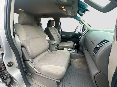 Used 2013 Nissan Frontier SV w/ SV Value Truck Pkg image 27