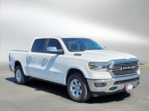 Used 2022 RAM 1500 Laramie AWD/4WD image 7