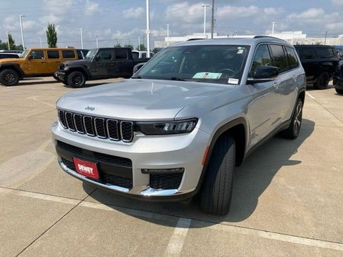 Certified 2023 Jeep Grand Cherokee L Limited w/ Trailer Tow Group (B) AWD/4WD image 3