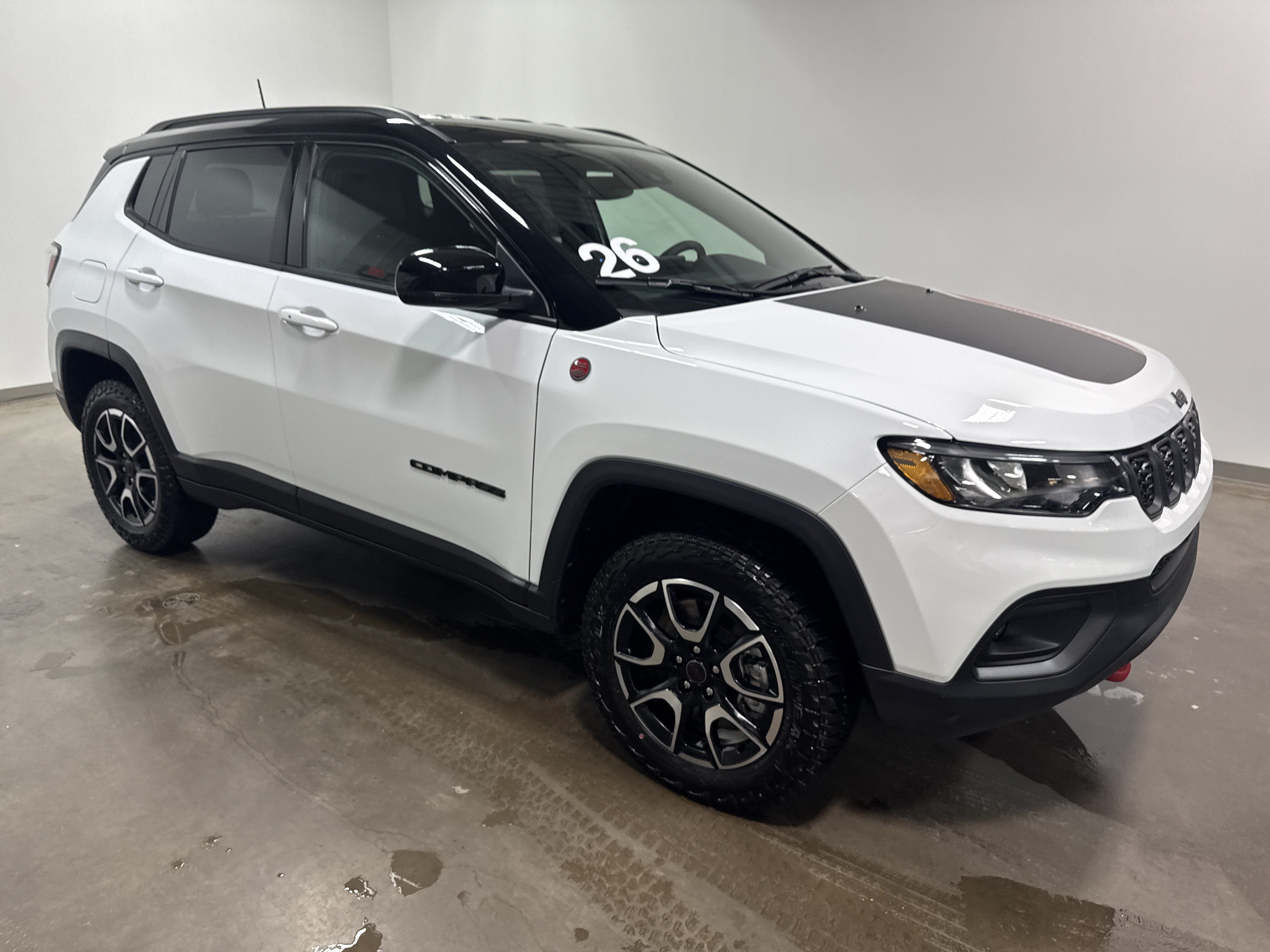 Used 2026 Jeep Compass Trailhawk AWD/4WD image 2