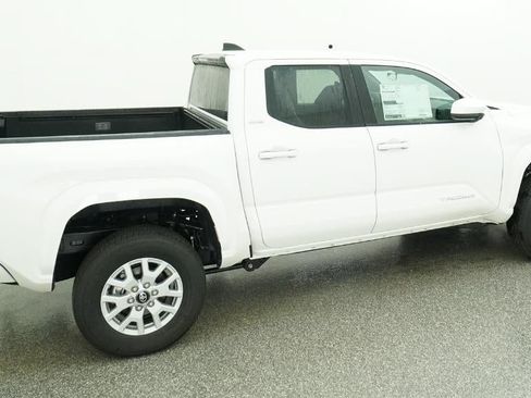 New 2026 Toyota Tacoma SR5 AWD/4WD image 10