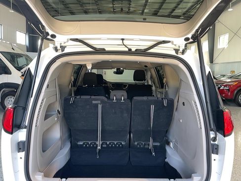Used 2023 Chrysler Voyager LX FWD image 25