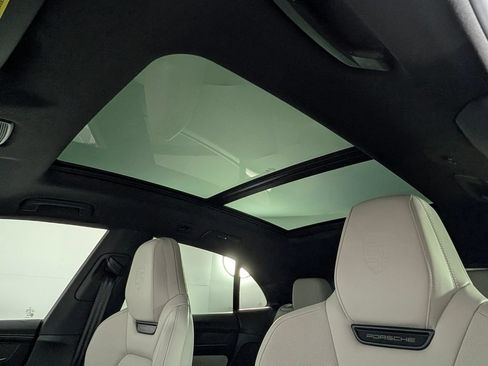 New 2026 Porsche Macan 4S Electric AWD/4WD image 29