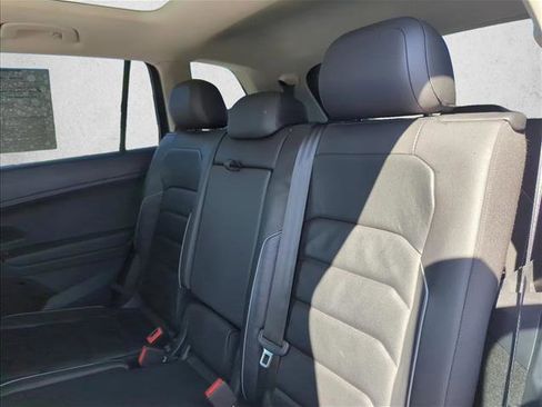 Used 2019 Volkswagen Tiguan SEL Premium w/ 3rd Row Seat Package AWD/4WD image 21