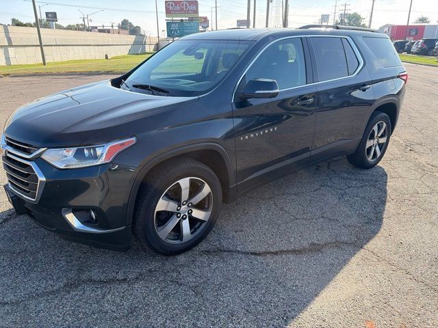 Used 2021 Chevrolet Traverse LT w/ LT Premium Package AWD/4WD image 5