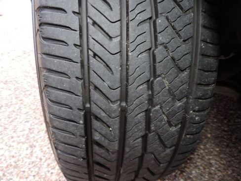 Used 2018 Lincoln Continental Select image 13