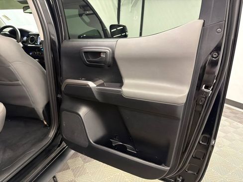 Used 2023 Toyota Tacoma SR5 w/ Technology Package AWD/4WD image 17