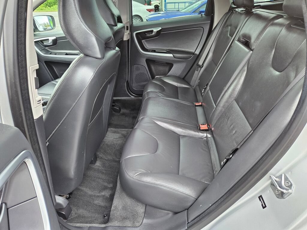 Used 2015 Volvo XC60 T5 AWD/4WD image 20