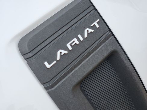 Used 2023 Ford Maverick Lariat w/ Lariat Luxury Package image 16