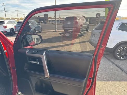 Used 2024 Toyota 4Runner SR5 image 7