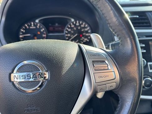 Used 2017 Nissan Altima 2.5 SR w/ LED Appearance Package image 20