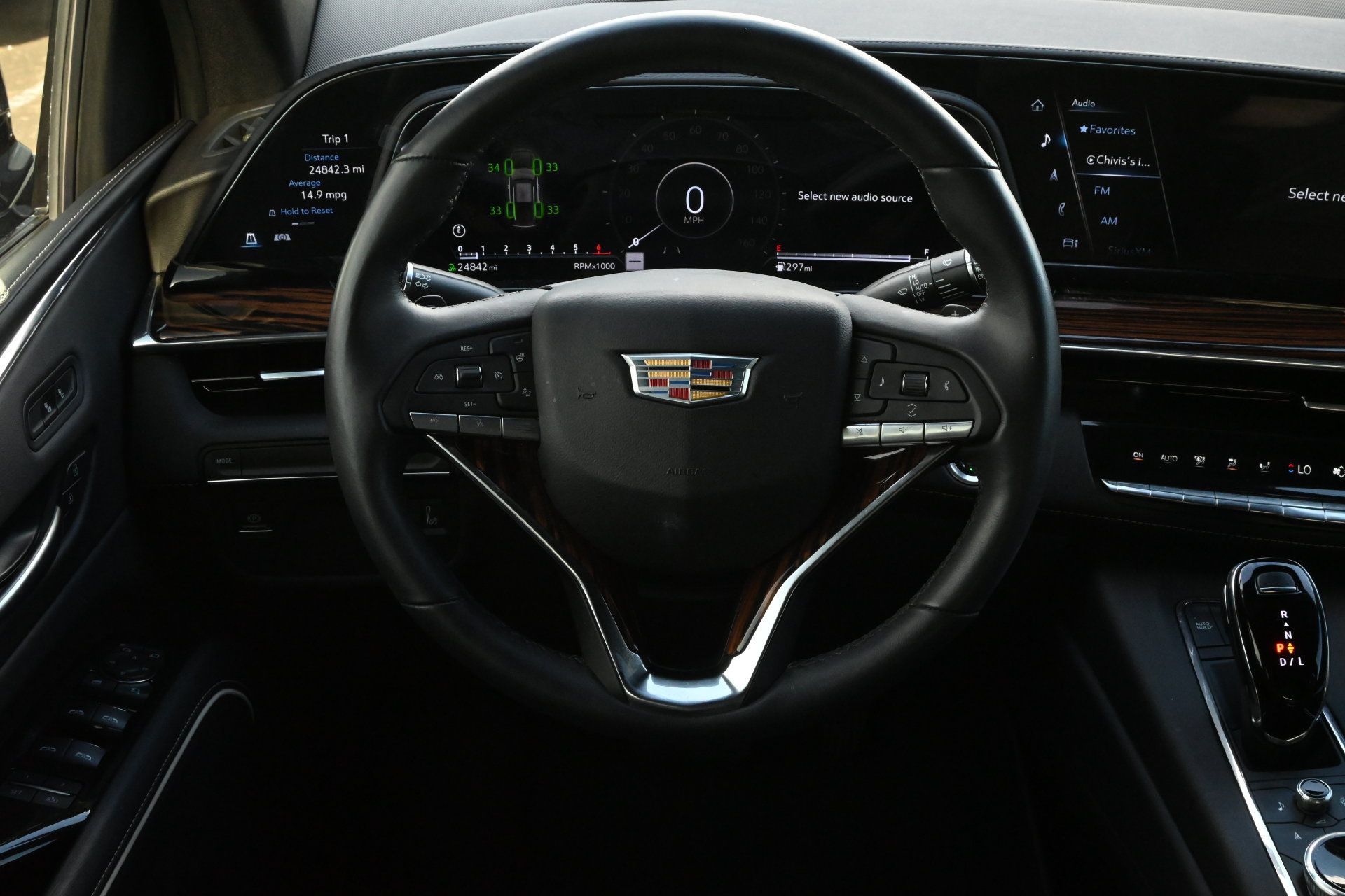 Certified 2024 Cadillac Escalade Luxury RWD image 10