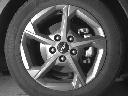 Used 2025 Kia K4 LXS image 13