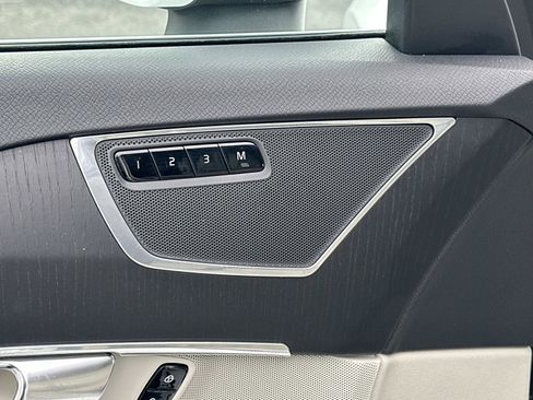 Used 2020 Volvo XC90 T6 Momentum image 16