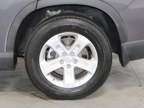 Used 2023 Honda Pilot LX image 16