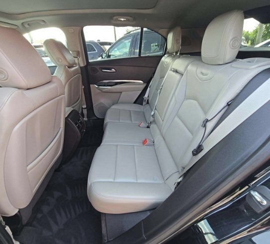 Used 2020 Cadillac XT4 Luxury w/ Cold Weather Package AWD/4WD image 28
