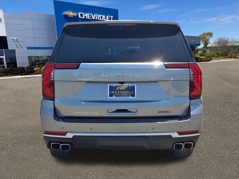 Used 2025 GMC Yukon XL Denali AWD/4WD image 24
