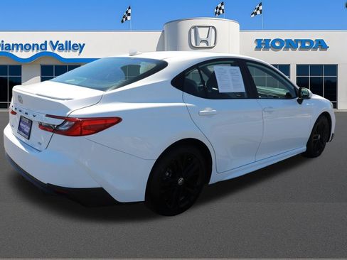 Used 2025 Toyota Camry SE FWD image 8