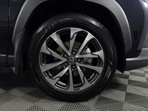 Used 2025 Toyota Corolla Cross XLE w/ Convenience Package image 36