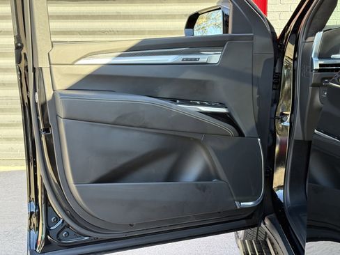 Used 2025 Cadillac Escalade V image 11